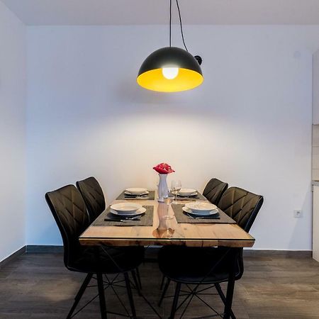 פרוי Villa Anja 1St Floor מראה חיצוני תמונה
