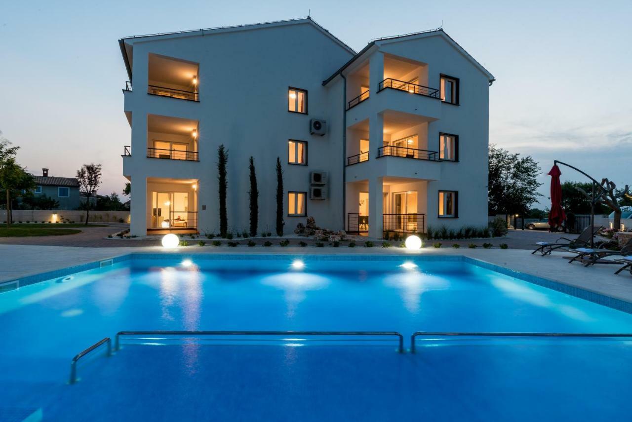 פרוי Villa Anja 1St Floor מראה חיצוני תמונה