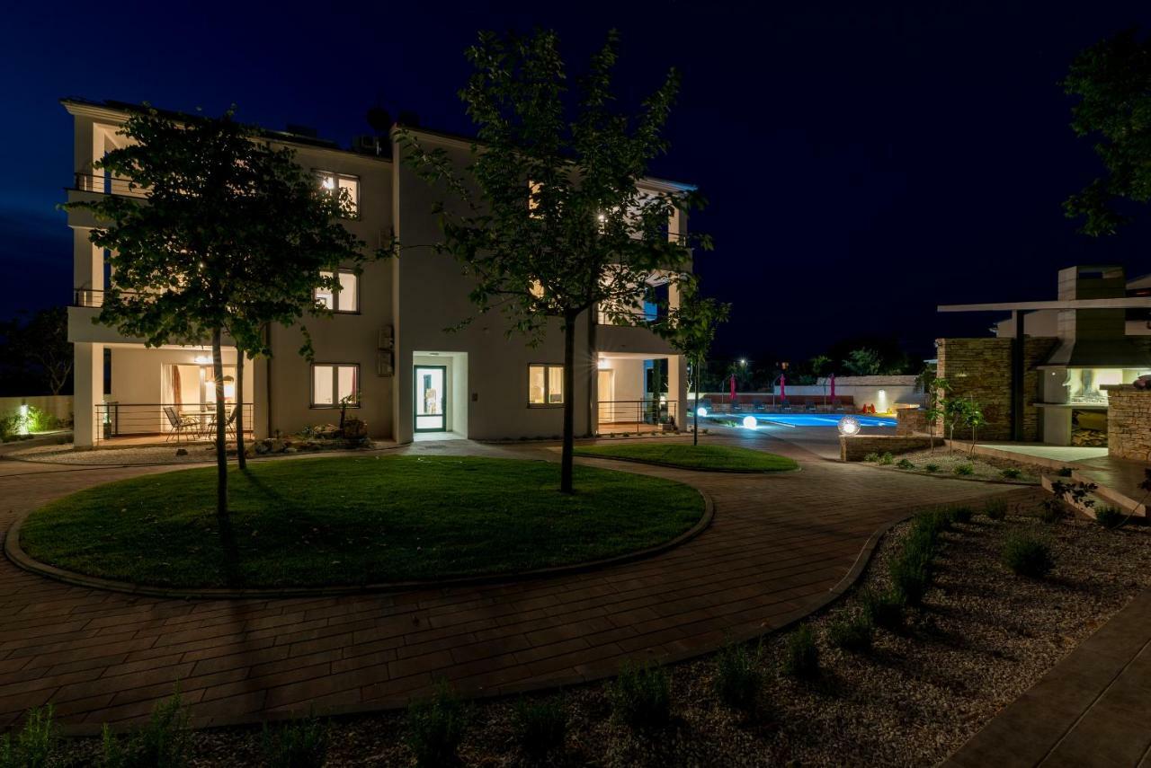 פרוי Villa Anja 1St Floor מראה חיצוני תמונה