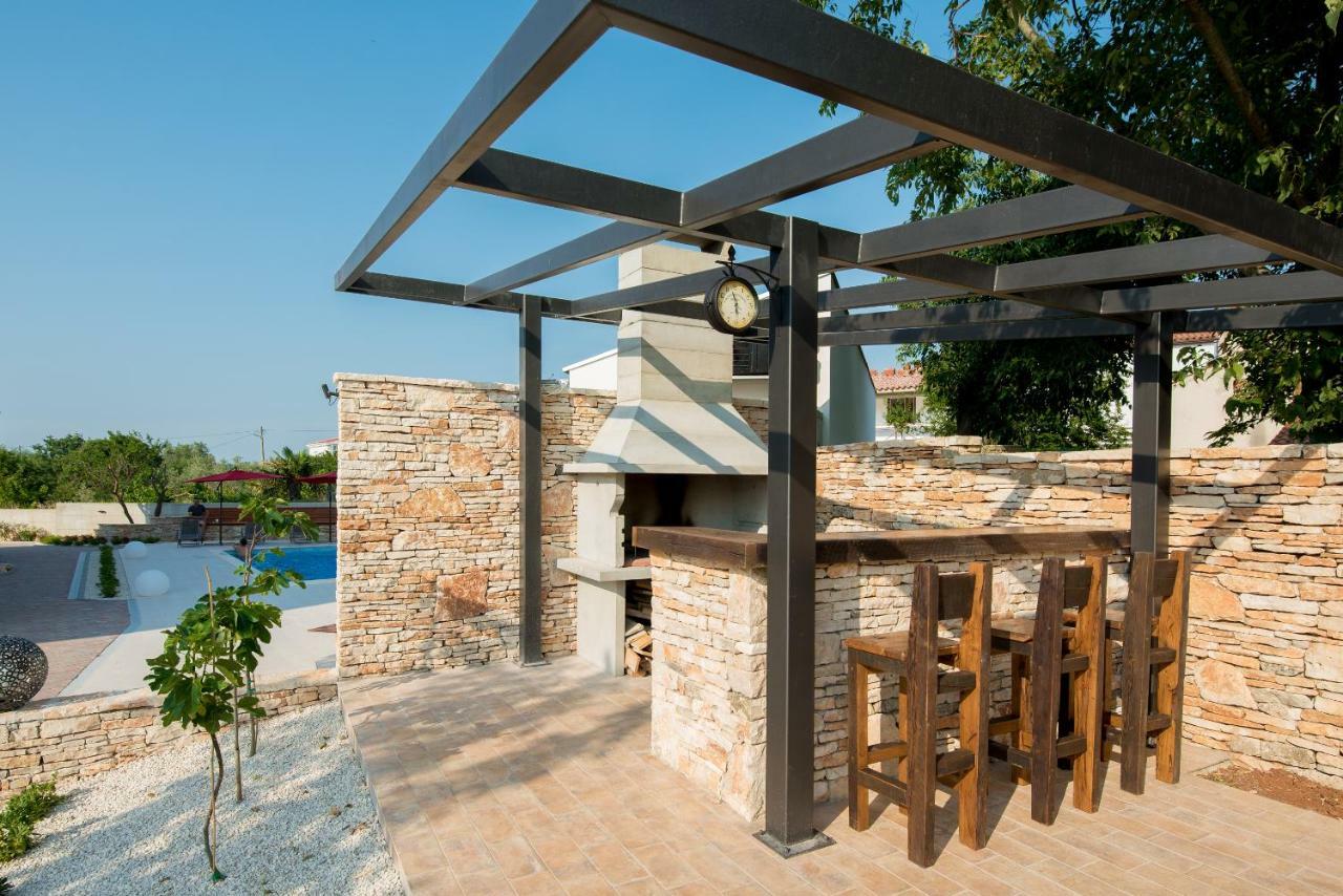 פרוי Villa Anja 1St Floor מראה חיצוני תמונה