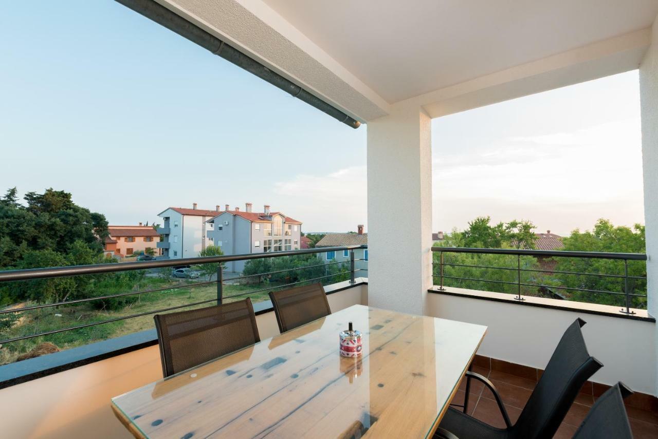 פרוי Villa Anja 1St Floor מראה חיצוני תמונה