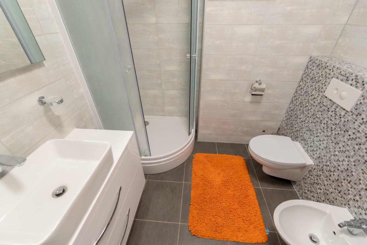 פרוי Villa Anja 1St Floor מראה חיצוני תמונה