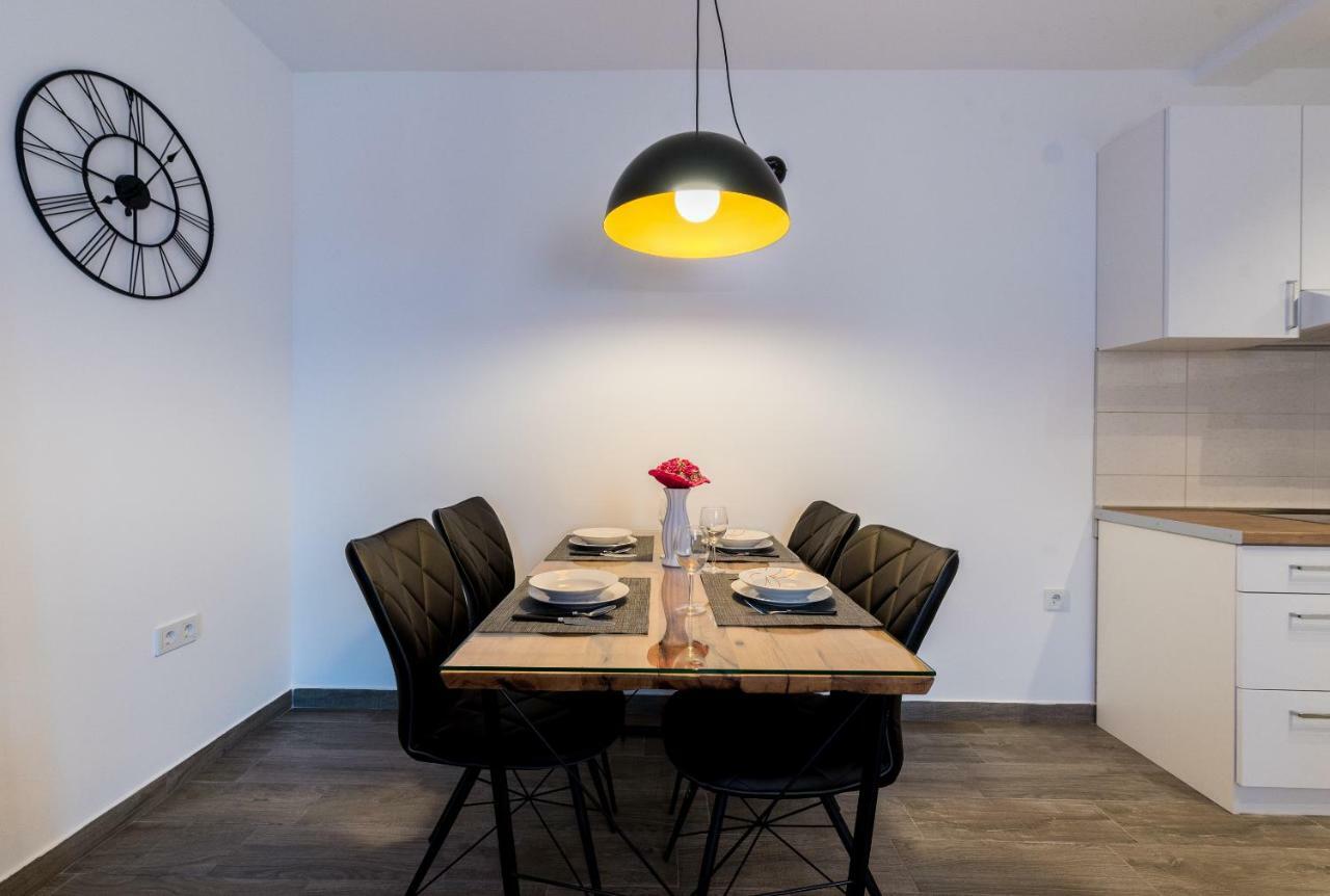 פרוי Villa Anja 1St Floor מראה חיצוני תמונה