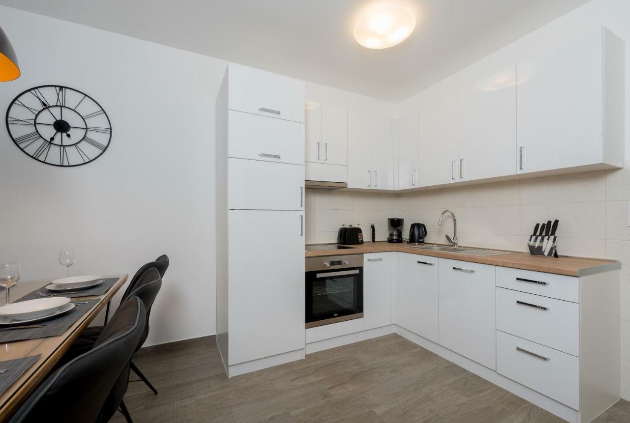 פרוי Villa Anja 1St Floor מראה חיצוני תמונה