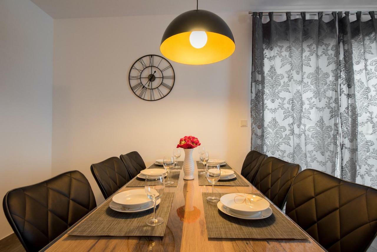 פרוי Villa Anja 1St Floor מראה חיצוני תמונה