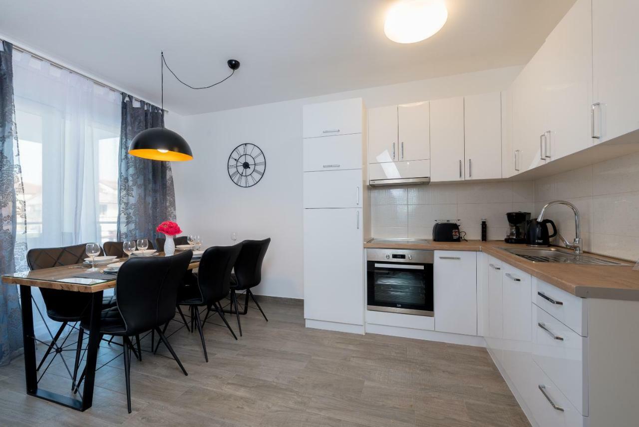 פרוי Villa Anja 1St Floor מראה חיצוני תמונה