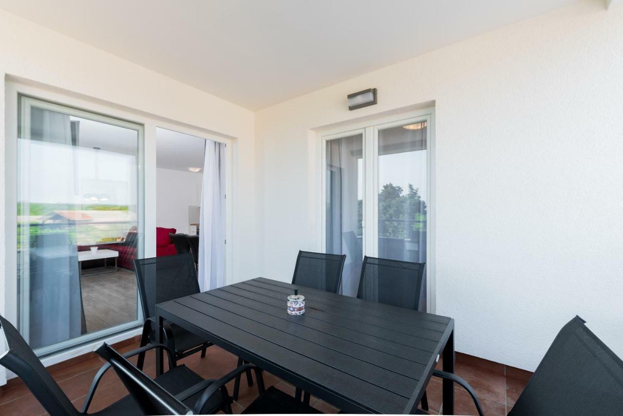 פרוי Villa Anja 1St Floor מראה חיצוני תמונה
